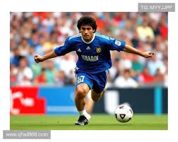 《庄园领主》AI禁令：拒绝签约使用AI工作室