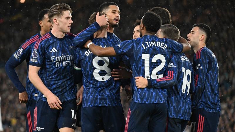 [NBA]鲍尔25+8 黄蜂主场大胜尼克斯